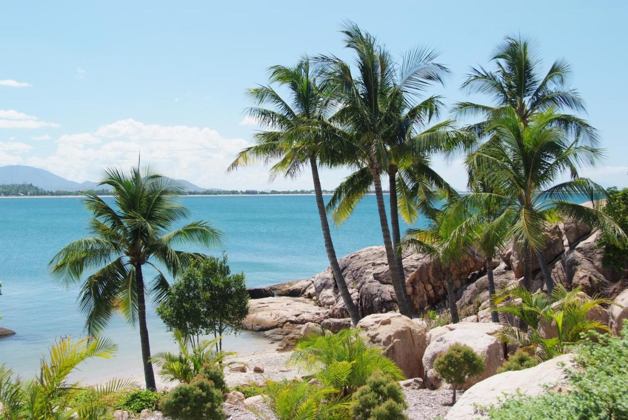 Coral Cove Apartments - Absolute Beachfront Resort Bowen Exterior photo